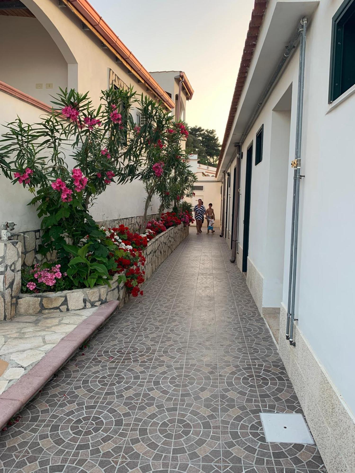 Aparthotel Village La Canzone Del Mare 3*